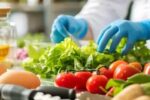 ۵ گام اساسی برای حفظ ایمنی مواد غذایی در آشپزی