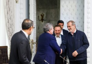 پزشکیان: عرصه مواجهه با آمریکا را خودمان مدیریت کنیم