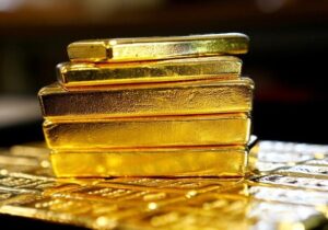 طلای جهانی در قله ایستاد