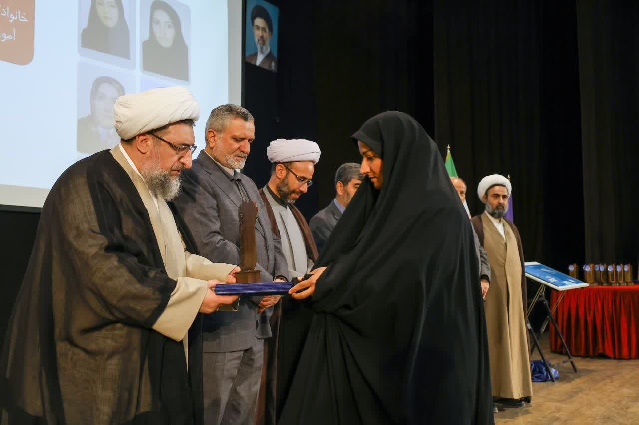 امام جمعه تبریز: مدیریت و ساماندهی عفاف و حجاب باید به بانوان سپرده شود